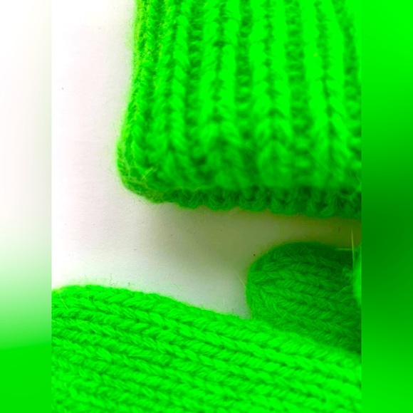 Neon Hat and Gloves Handknit Set - Picture 3 of 4
